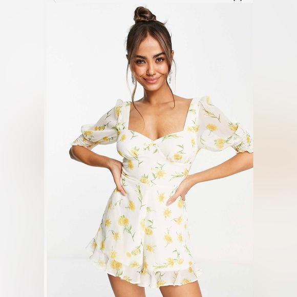 Miss Selfridge Pants - ASOS Miss Selfridge Floral Summer Spring Vacation Romper Size 4 💛🤍